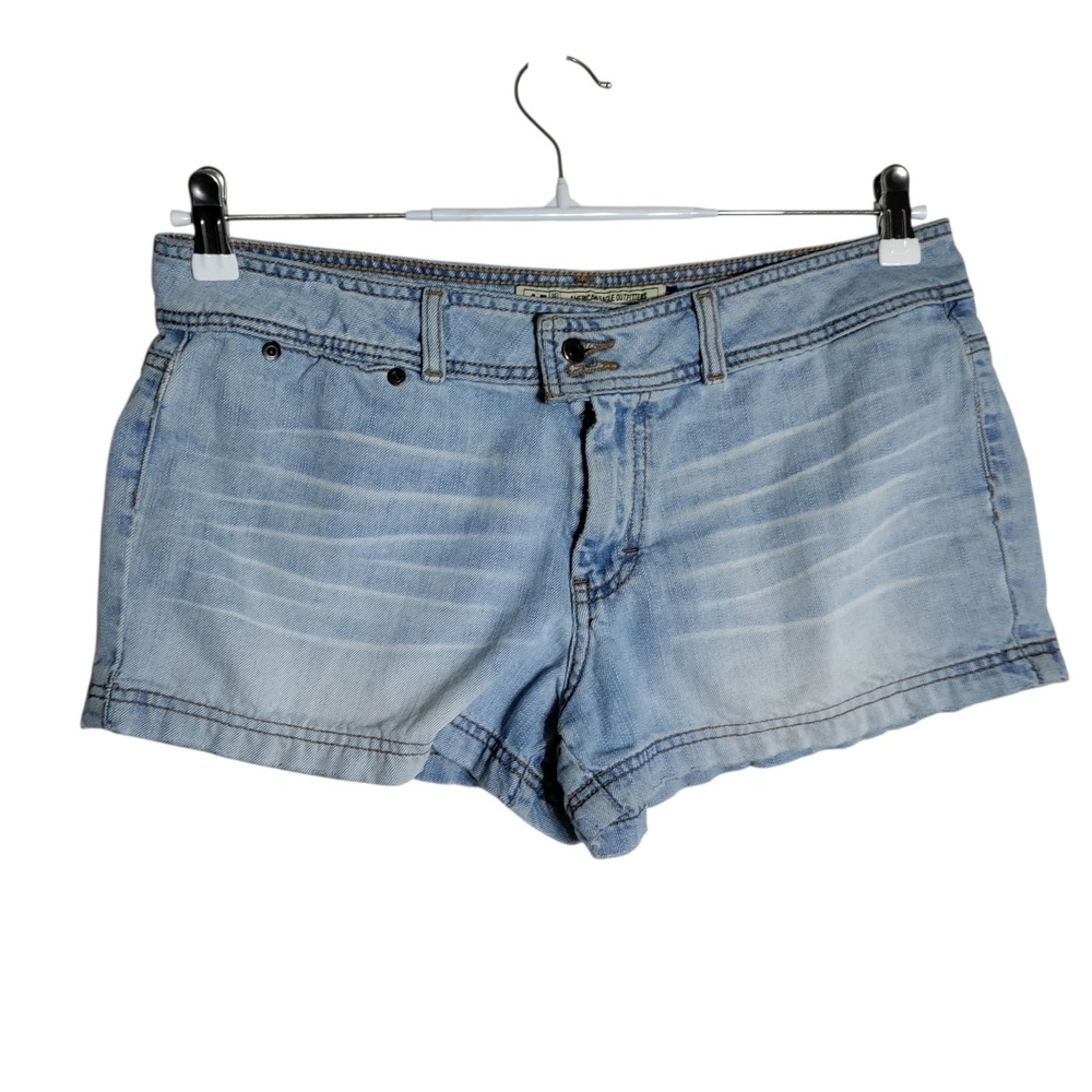 American Eagle Outfitters Light Wash Denim Shorts Low Rise Size 12 Blue Y2K Boho